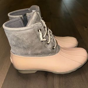 Sperry Saltwater Duck Boots Pink Grey Suede 9.5